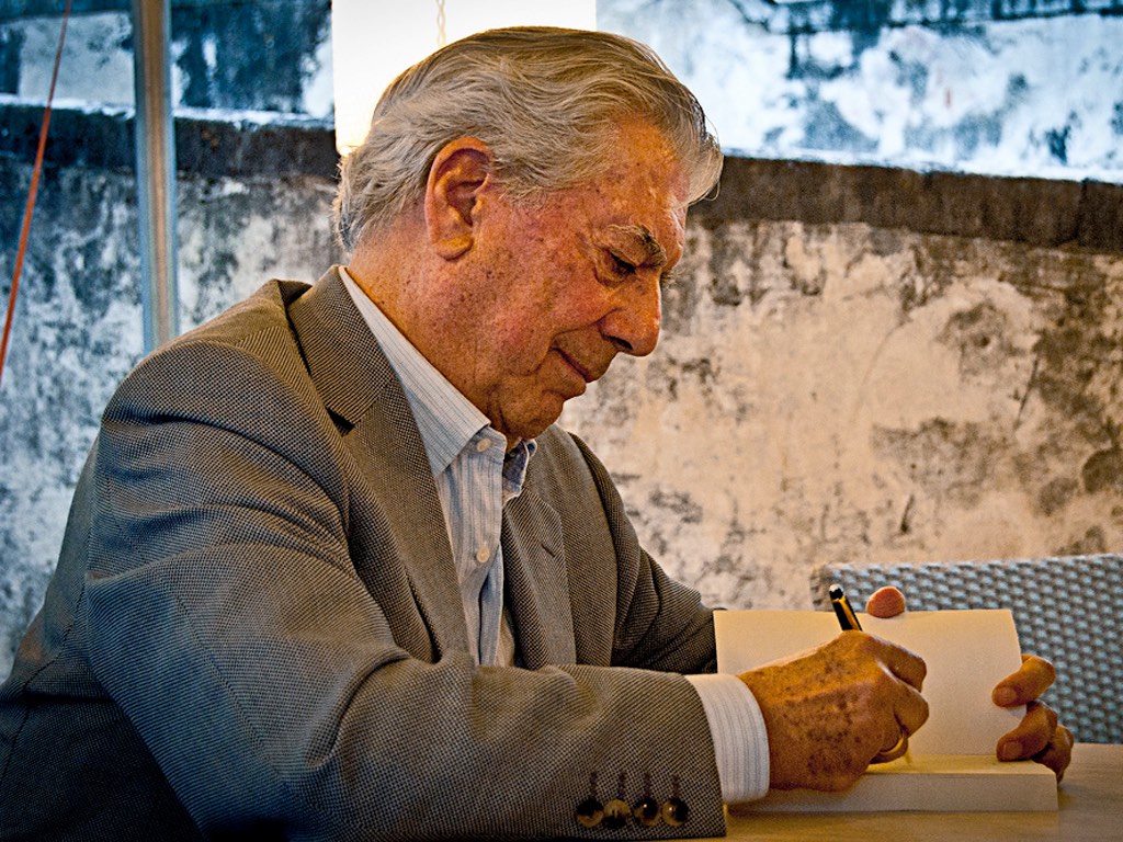 . Mario Vargas Llosa .