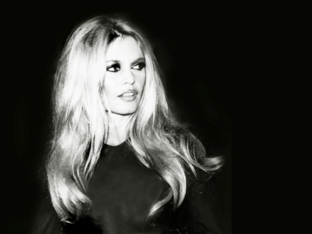 . Brigitte Bardot .