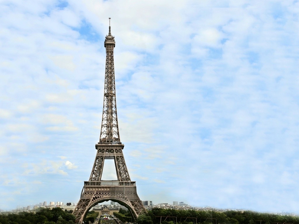 . La Tour Eiffel .